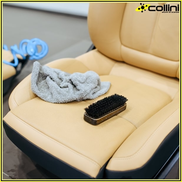 Spazzole per rimuovere la polvere dai sedili